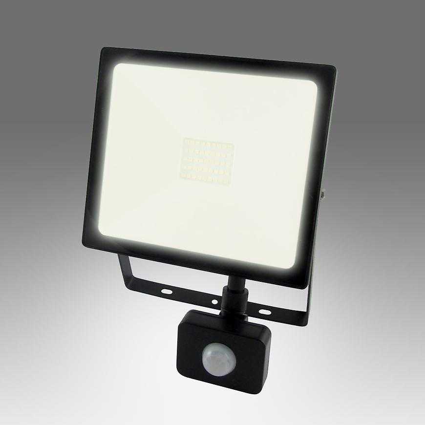 Reflektor LED 30W Flat s čidlem Baumax
